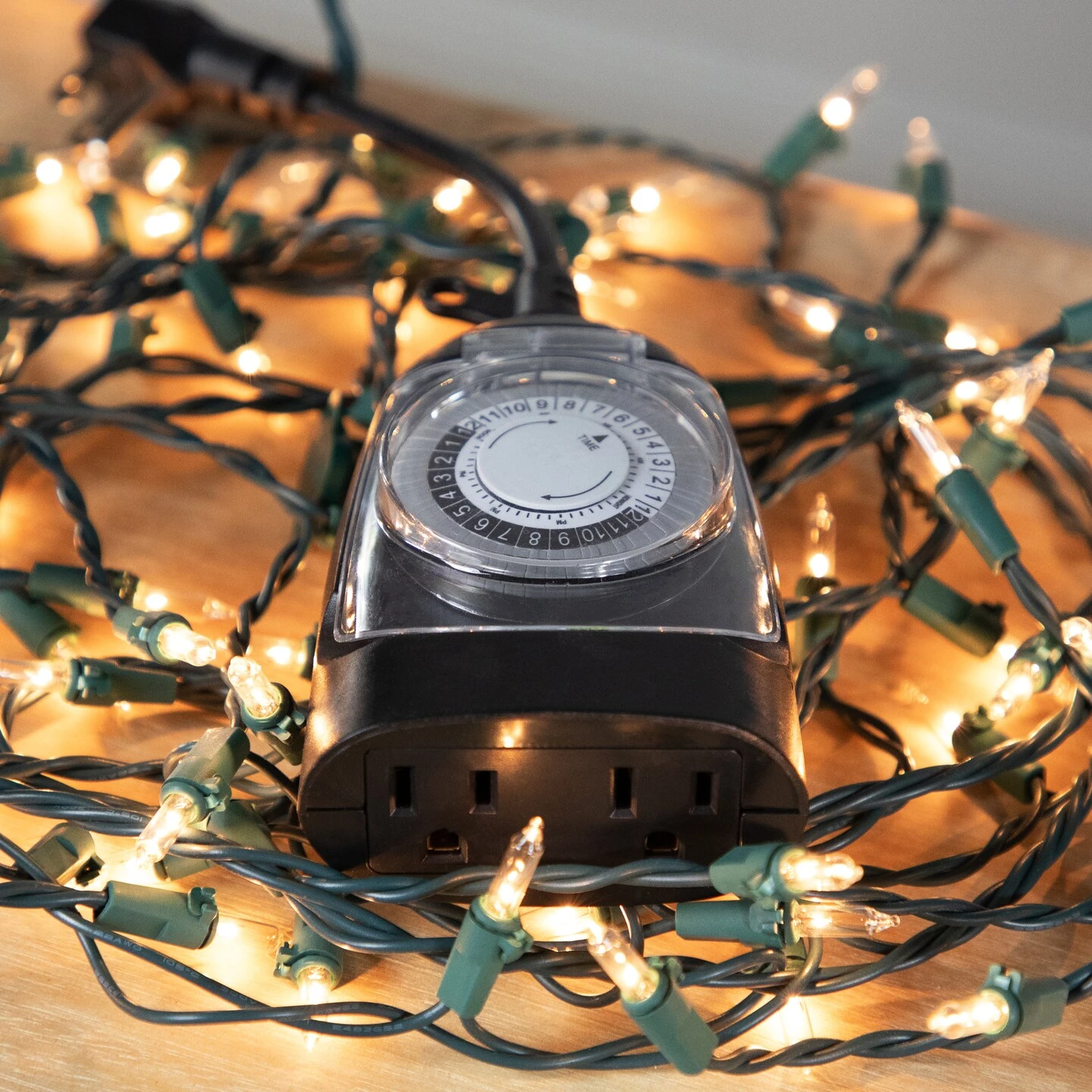 Northlight 24-Hour Heavy Duty Plug-In Timer - 5" - Black 5 Northlight 24-Hour Heavy Duty Plug-In Timer - 5" - Black - Image 3