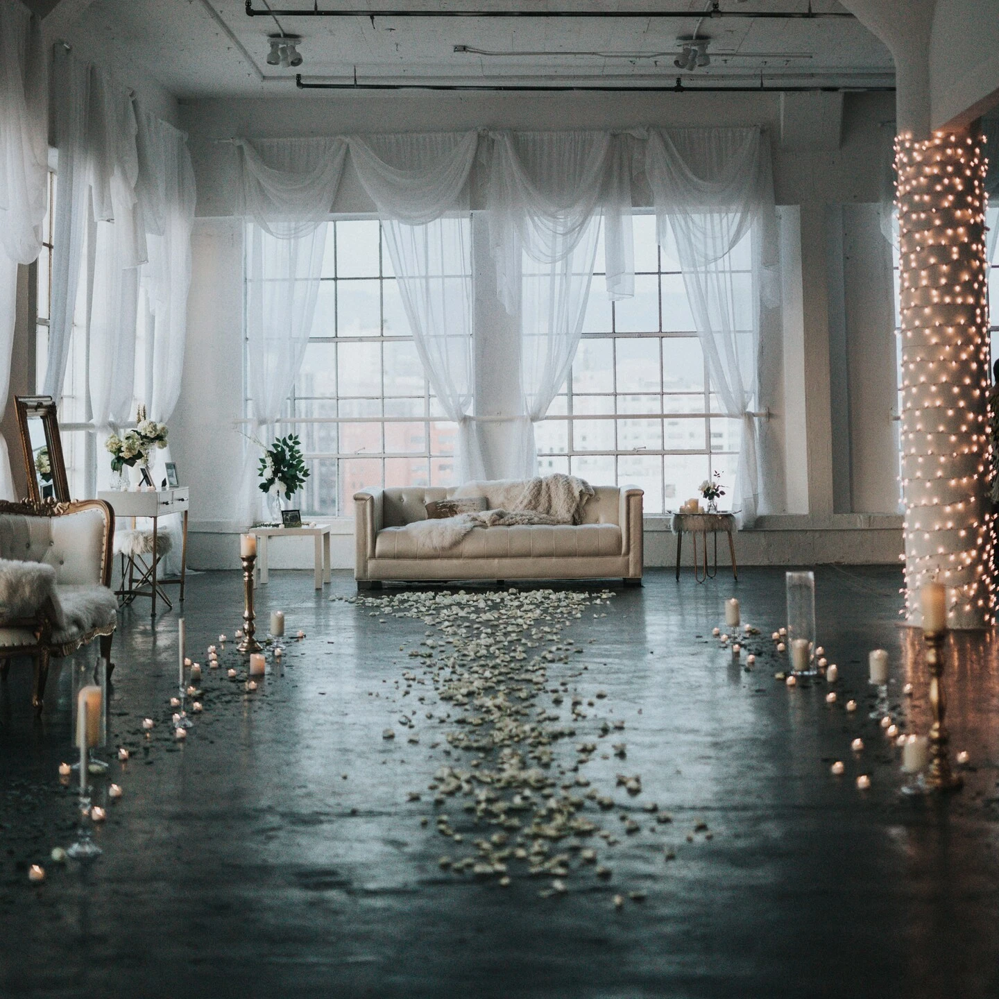 Northlight Mini Net Style Column Wrap Christmas Lights - 2' X 8' - Clear - White Wire 5 Northlight Mini Net Style Column Wrap Christmas Lights - 2' X 8' - Clear - White Wire - Image 3