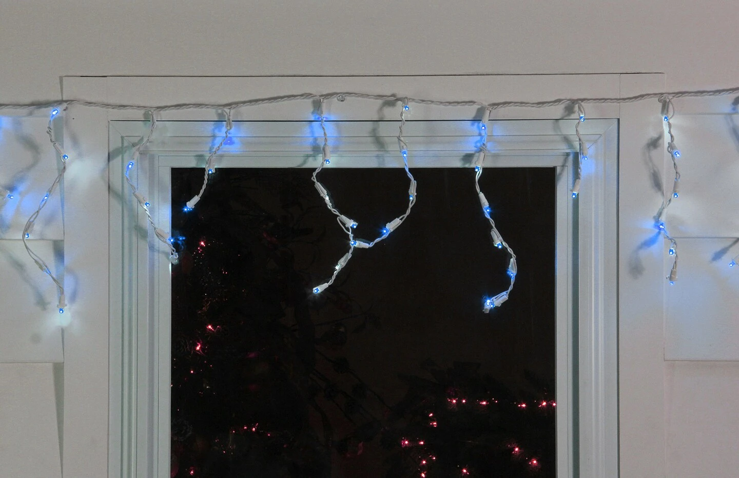 Northlight LED Wide Angle Icicle Christmas Lights - Blue - 5.5' White Wire - 100ct 6 Northlight LED Wide Angle Icicle Christmas Lights - Blue - 5.5' White Wire - 100ct - Image 4