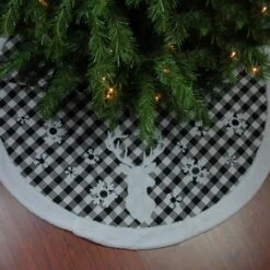 Northlight 48" Black And White Plaid Reindeer Christmas Tree Skirt