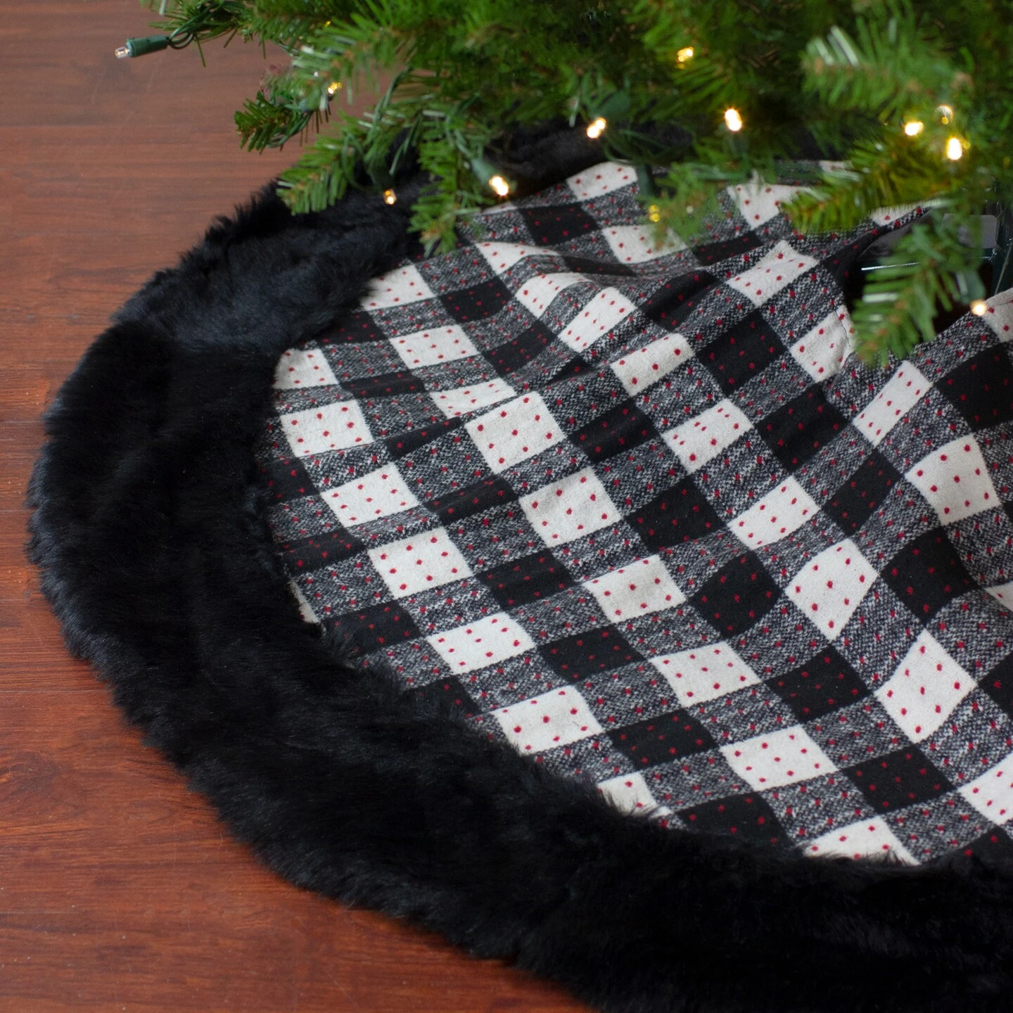 Northlight Buffalo Plaid Christmas Tree Skirt - 48" - Black And White 4 Northlight Buffalo Plaid Christmas Tree Skirt - 48" - Black And White - Image 2