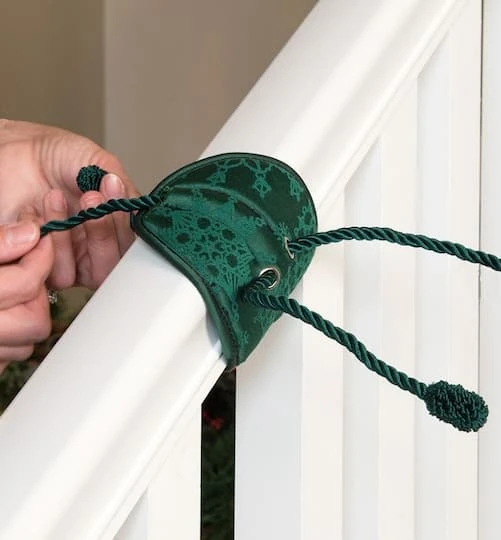 Northlight 7.25" Snowflakes Patterned Banister Protecting Christmas Garland Ties, 3ct. 5 Northlight 7.25" Snowflakes Patterned Banister Protecting Christmas Garland Ties, 3ct. - Image 3