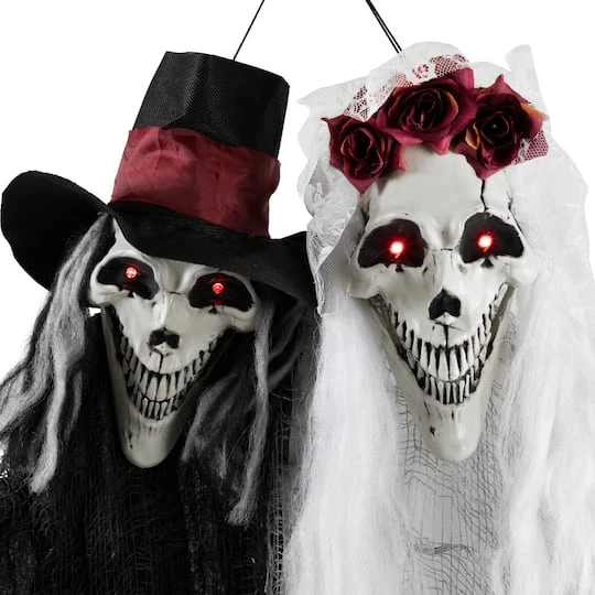 Northlight 47" Lit Vampire Couple With Sound Halloween Decoration 6 Northlight 47" Lit Vampire Couple With Sound Halloween Decoration - Image 4